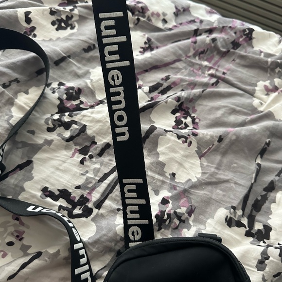 Lululemon bag - Picture 3 of 3